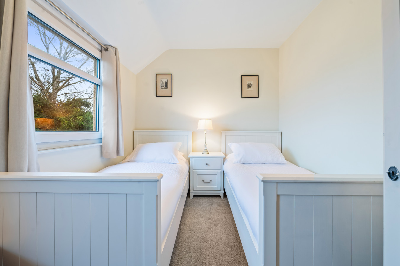 3 Bedroom Home • Sleeps 6 • Free Parking • York in 73 Alcuin Avenue - Property image 20 - VivreStays