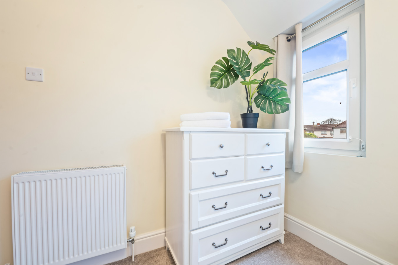 3 Bedroom Home • Sleeps 6 • Free Parking • York in 73 Alcuin Avenue - Property image 21 - VivreStays