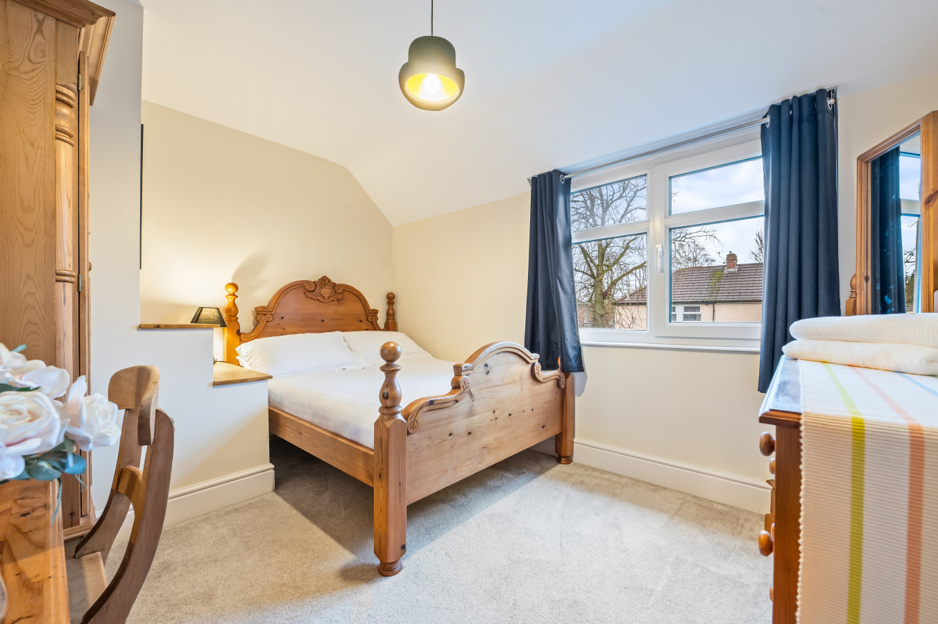 3 Bedroom Home • Sleeps 6 • Free Parking • York in 73 Alcuin Avenue - Property image 3 - VivreStays