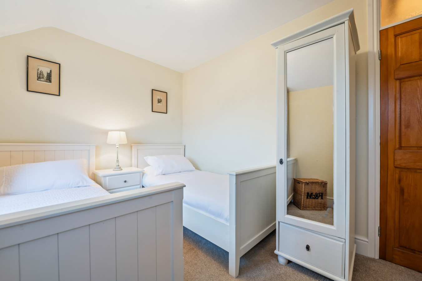 3 Bedroom Home • Sleeps 6 • Free Parking • York in 73 Alcuin Avenue - Property image 22 - VivreStays