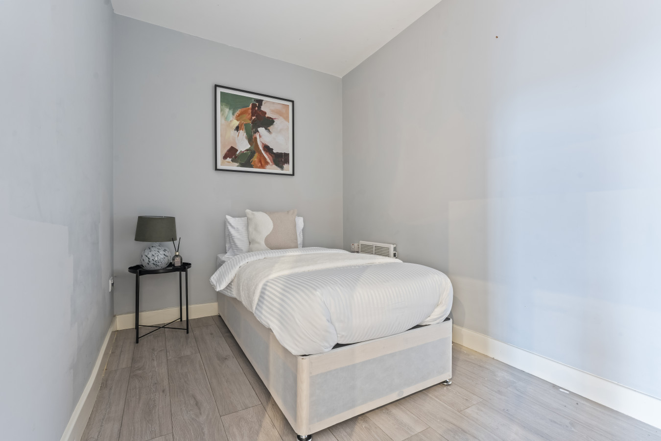 Coulsdon Escape | 3 BR | Sleeps 5 | Free Parking in 129 Brighton Road - Property image 8 - VivreStays