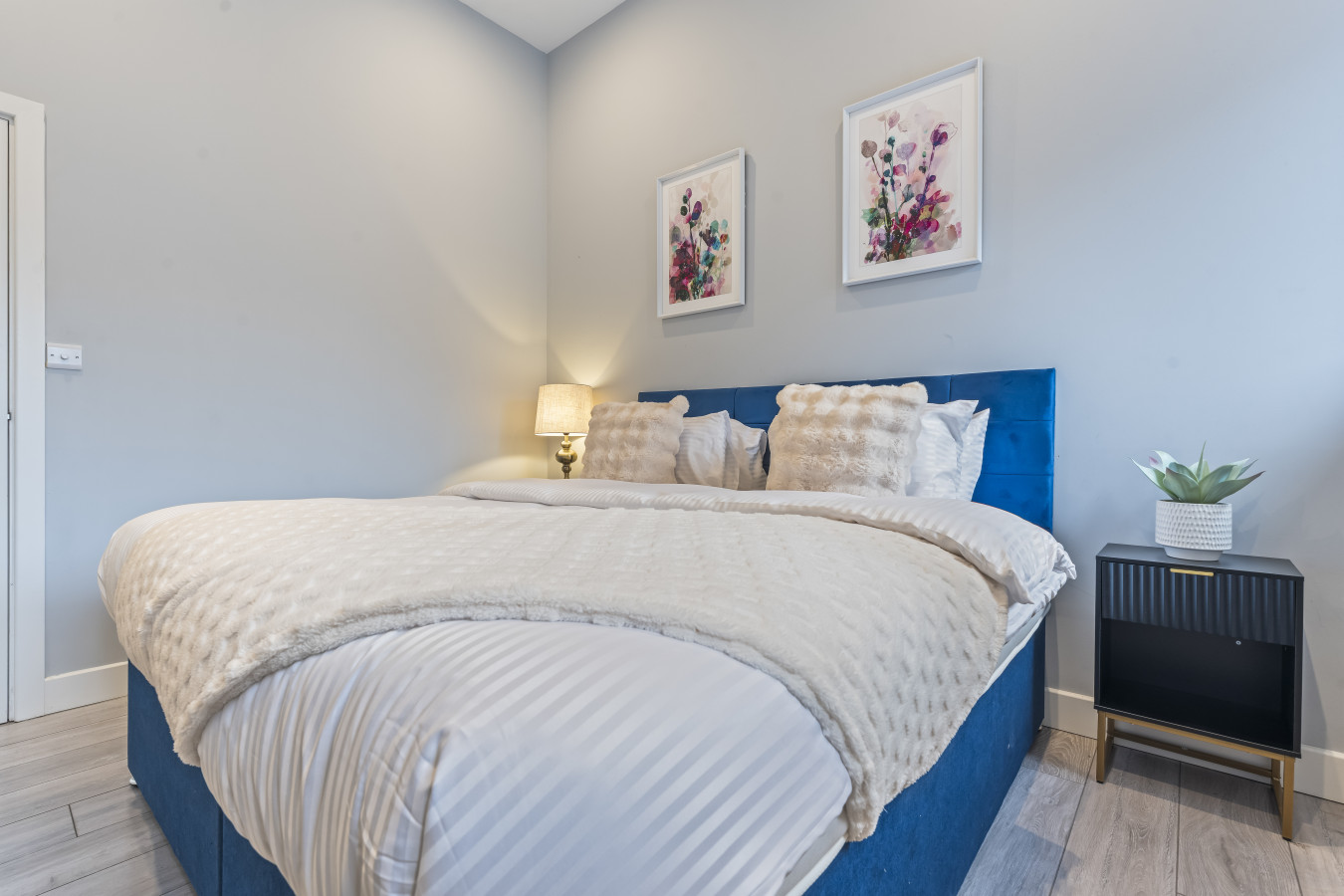 Coulsdon Escape | 3 BR | Sleeps 5 | Free Parking in 129 Brighton Road - Property image 4 - VivreStays