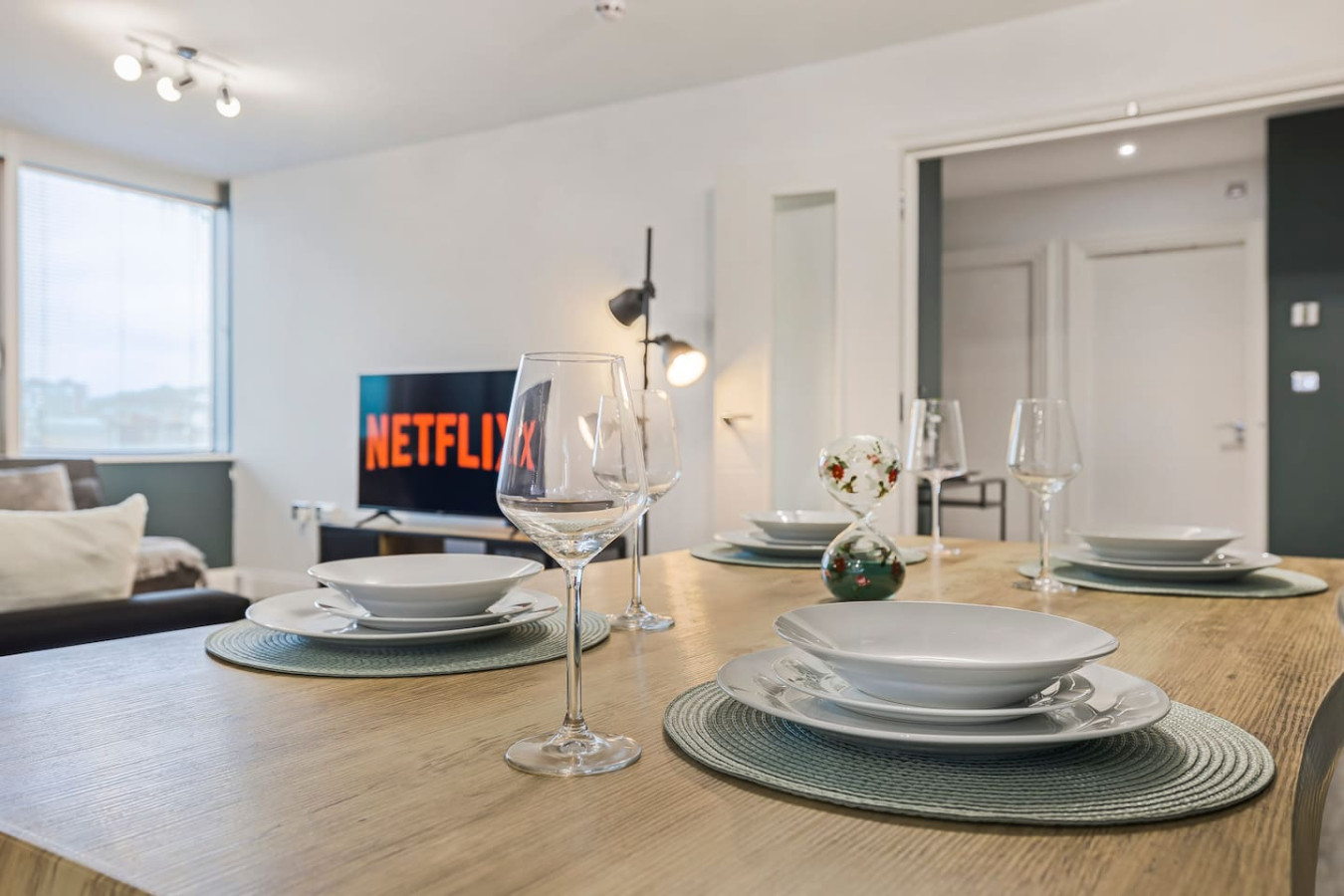 Prince Mews 2BR Apartment l Sleeps 7 l Central in Black Lion Street - Property image 10 - VivreStays