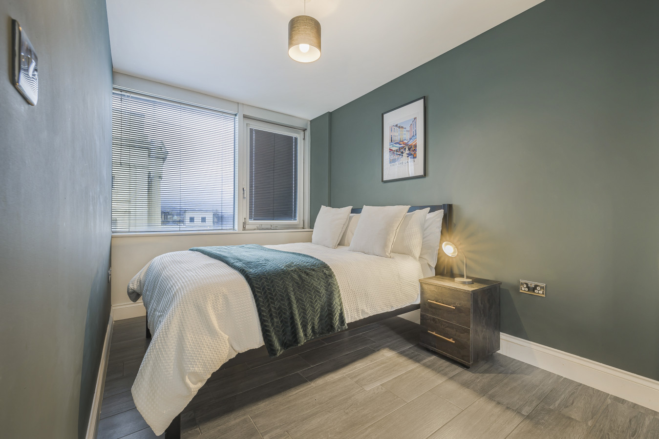 Prince Mews 2BR Apartment l Sleeps 7 l Central in Black Lion Street - Property image 6 - VivreStays