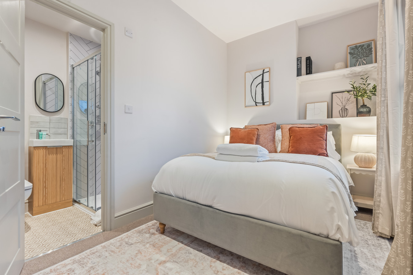 Chester Manor | 5 BR | Sleeps 10 | Free Parking in 31 Ermine Road - Property image 21 - VivreStays