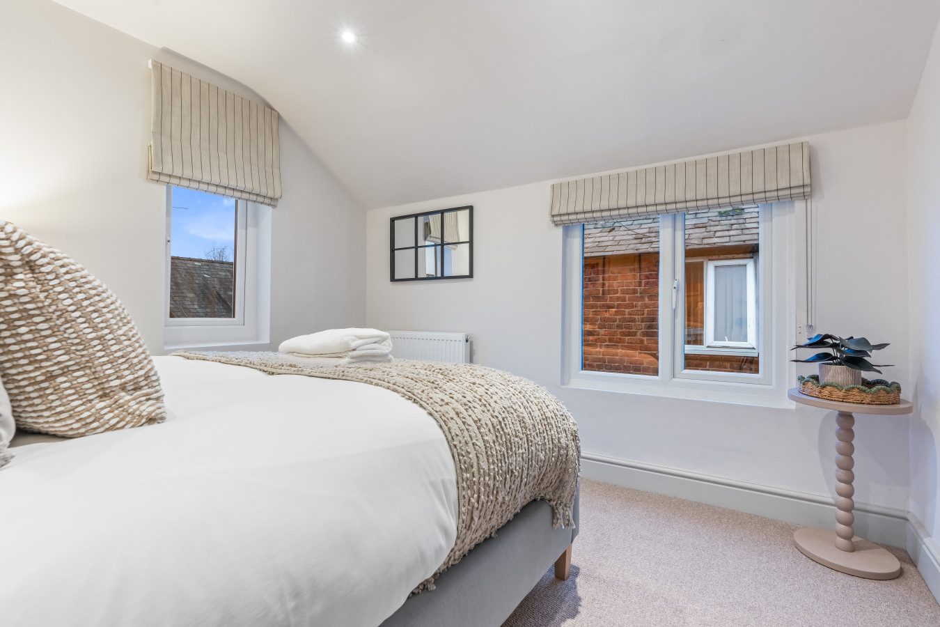 Chester Manor | 5 BR | Sleeps 10 | Free Parking in 31 Ermine Road - Property image 12 - VivreStays