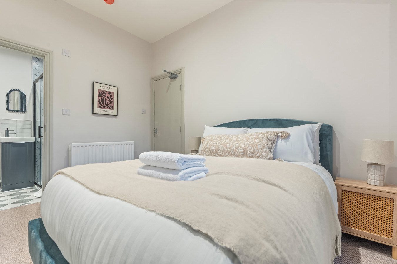 Chester Manor | 5 BR | Sleeps 10 | Free Parking in 31 Ermine Road - Property image 14 - VivreStays