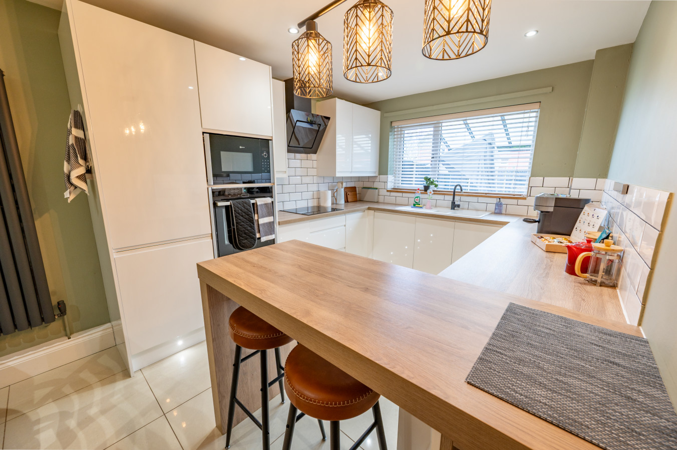 3 Bedroom Home | Free Parking | Sleeps 5 | Castle in 31 Elizabeth Avenue - Property image 3 - VivreStays
