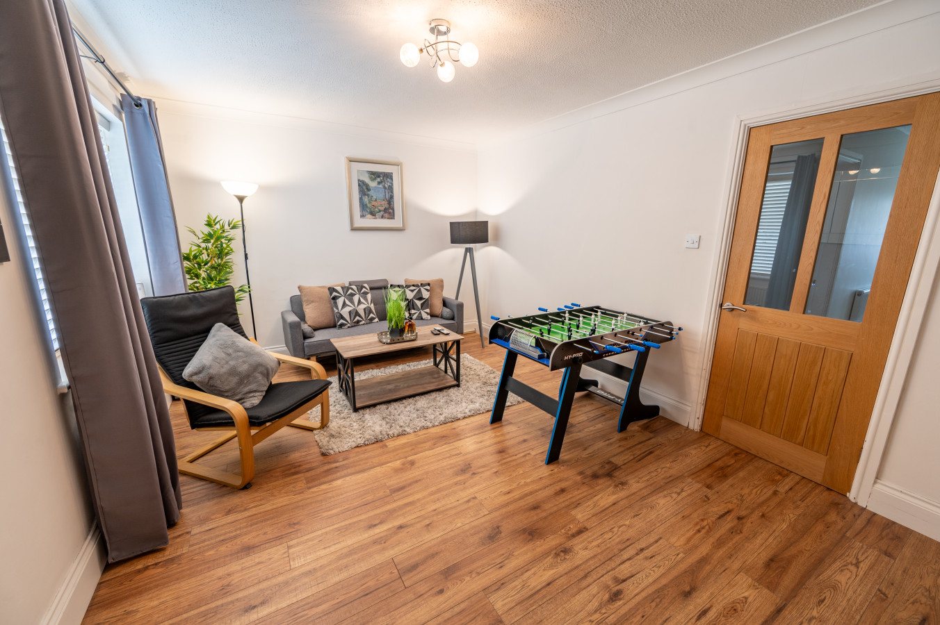 3 Bedroom Home | Free Parking | Sleeps 5 | Castle in 31 Elizabeth Avenue - Property image 6 - VivreStays