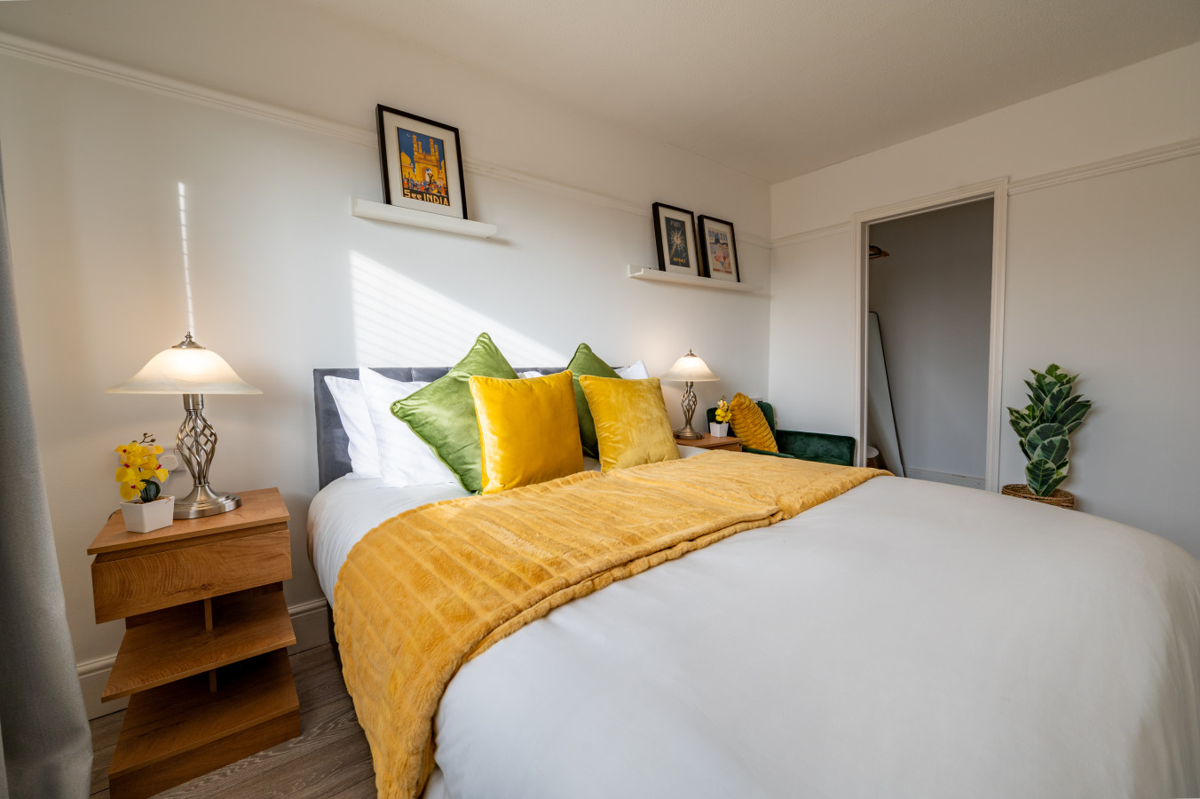 3 Bedroom Home | Free Parking | Sleeps 5 | Castle in 31 Elizabeth Avenue - Property image 10 - VivreStays