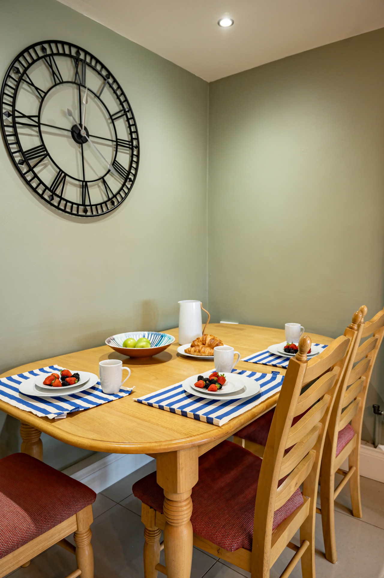 3 Bedroom Home | Free Parking | Sleeps 5 | Castle in 31 Elizabeth Avenue - Property image 30 - VivreStays