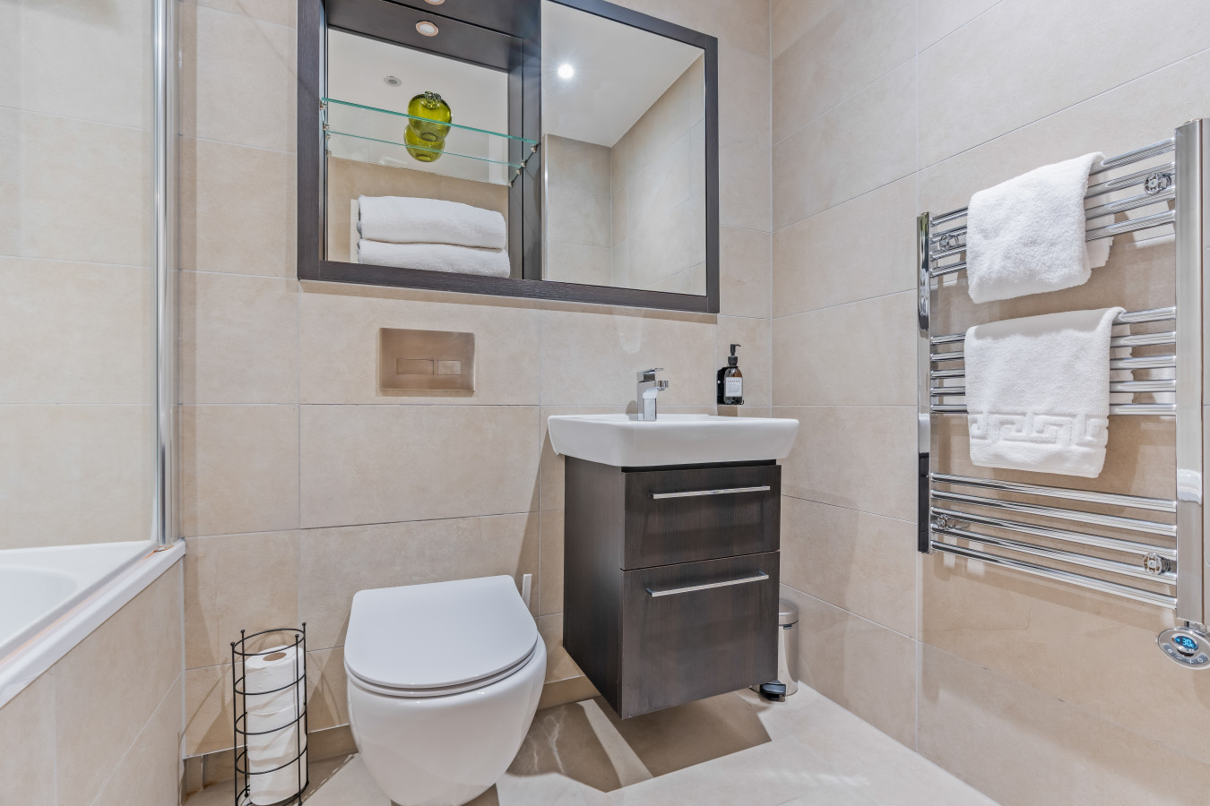 York Residence | Sleeps 4 | 2Bed | 2Bath in 213 Ryedale House - Property image 27 - VivreStays