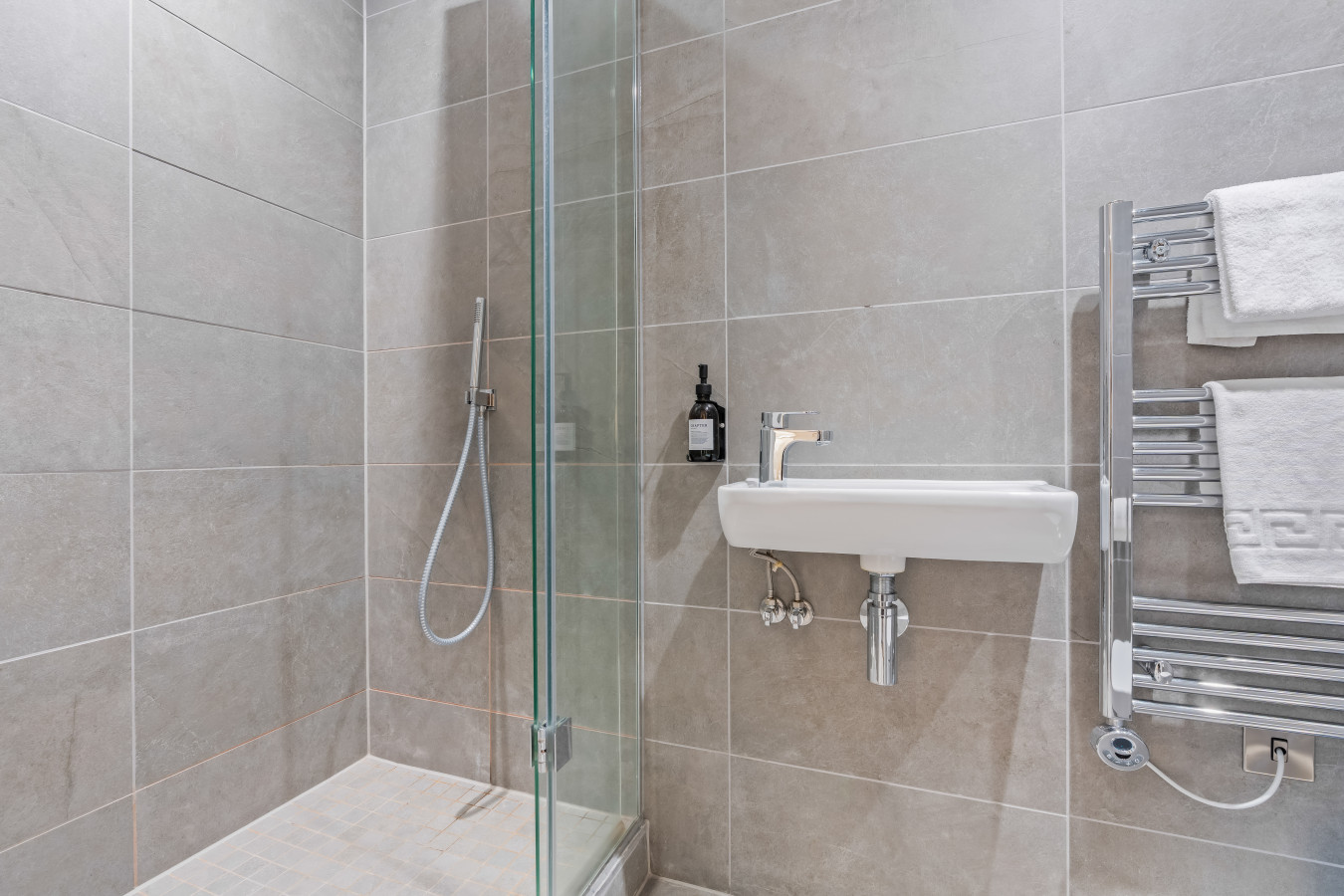 York Residence | Sleeps 4 | 2Bed | 2Bath in 213 Ryedale House - Property image 26 - VivreStays
