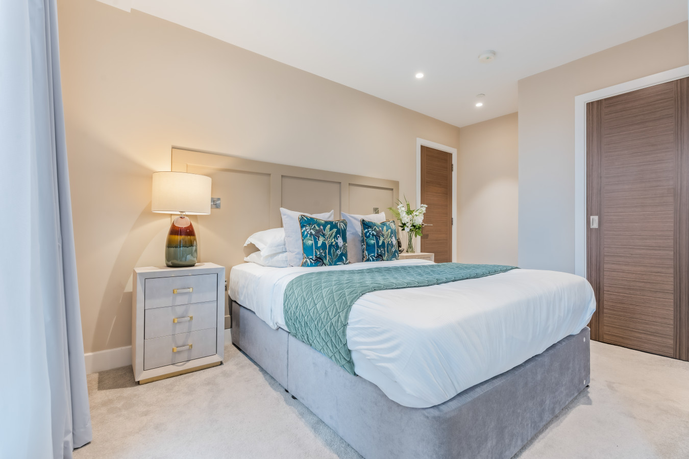 York Residence | Sleeps 4 | 2Bed | 2Bath in 213 Ryedale House - Property image 15 - VivreStays