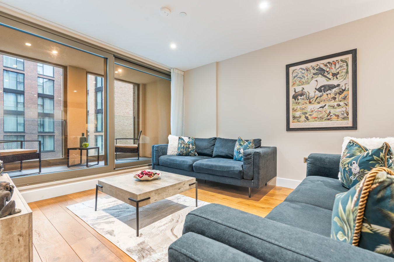 York Residence | Sleeps 4 | 2Bed | 2Bath in 213 Ryedale House - Property image 8 - VivreStays
