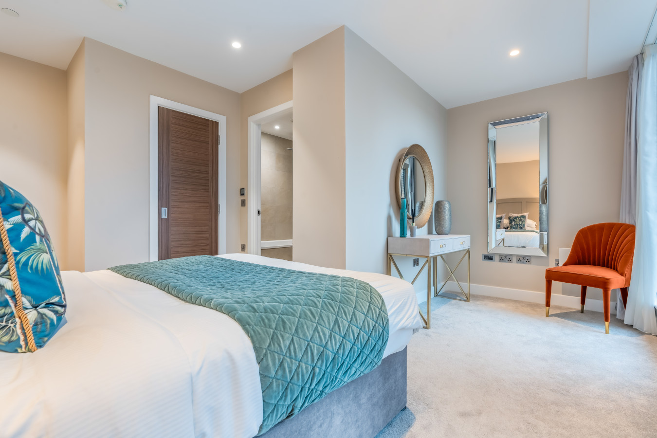York Residence | Sleeps 4 | 2Bed | 2Bath in 213 Ryedale House - Property image 17 - VivreStays