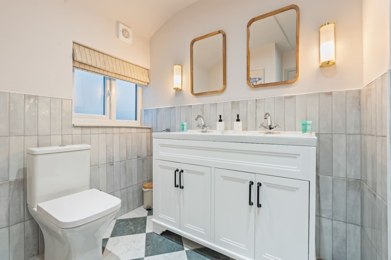 Hoole 2 BR Home | Free Parking | Sleeps 7 | 5 Beds in 86 Westminster Road - Property image 7 - VivreStays
