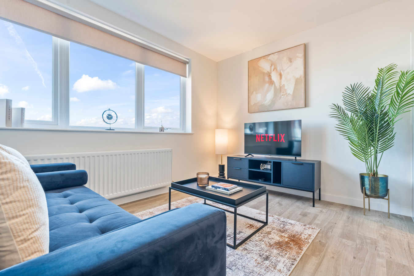 Riverside Retreat | Free Parking | 2BR | Station serviced apartment - Staines-upon-Thames - VivreStays