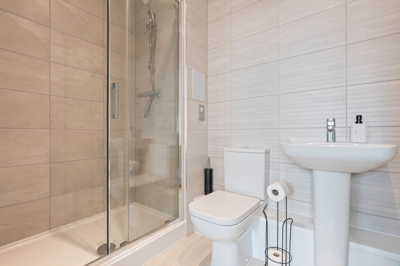 Thameside Suite | Free Parking | 2 BR | Heathrow in Elmsleigh Road - Property image 21 - VivreStays