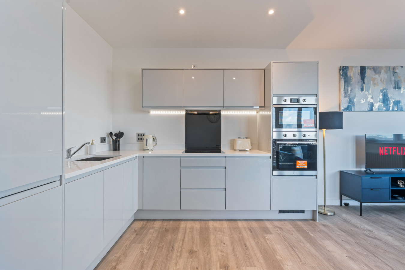 Thameside Suite | Free Parking | 2 BR | Heathrow in Elmsleigh Road - Property image 12 - VivreStays