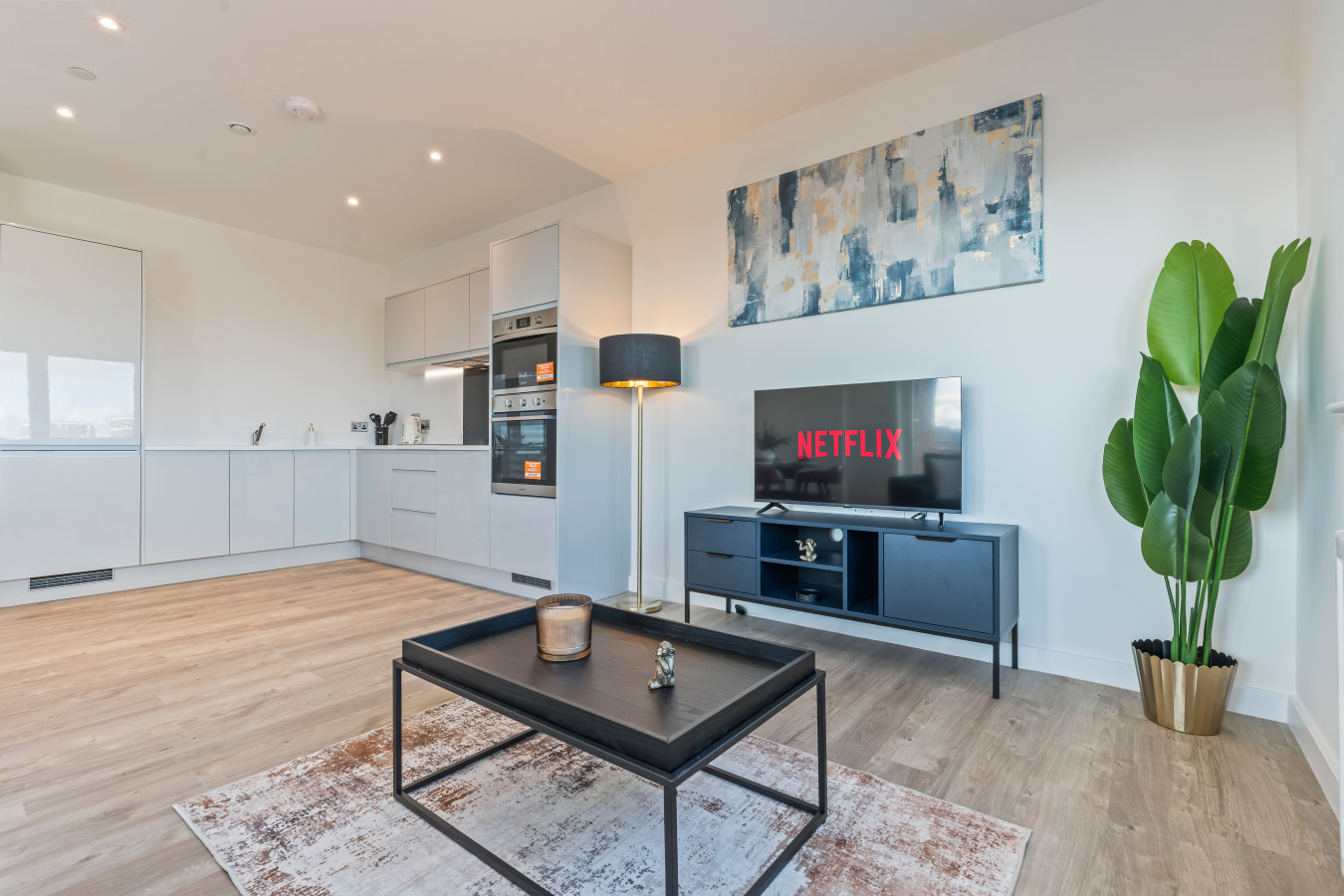 Thameside Suite | Free Parking | 2 BR | Heathrow in Elmsleigh Road - Property image 8 - VivreStays