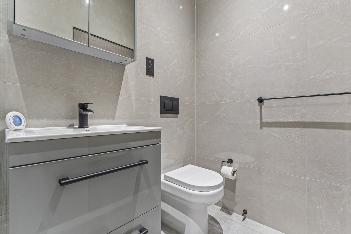 Woodside Park Suite | 2Bed | 2Bath | Sleeps 5 in Ballards Lane - Property image 15 - VivreStays