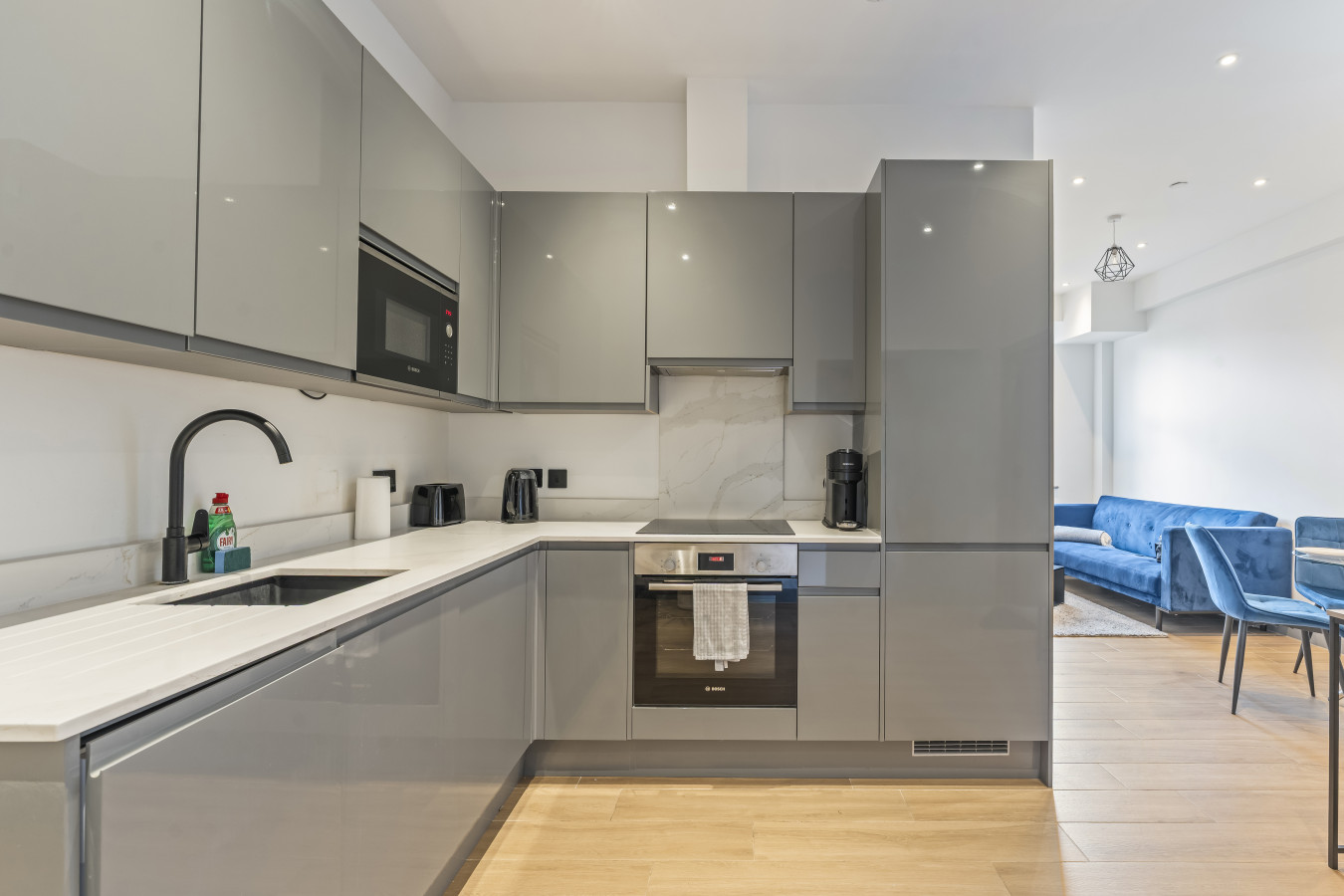 Woodside Park Suite | 2Bed | 2Bath | Sleeps 5 in Ballards Lane - Property image 6 - VivreStays