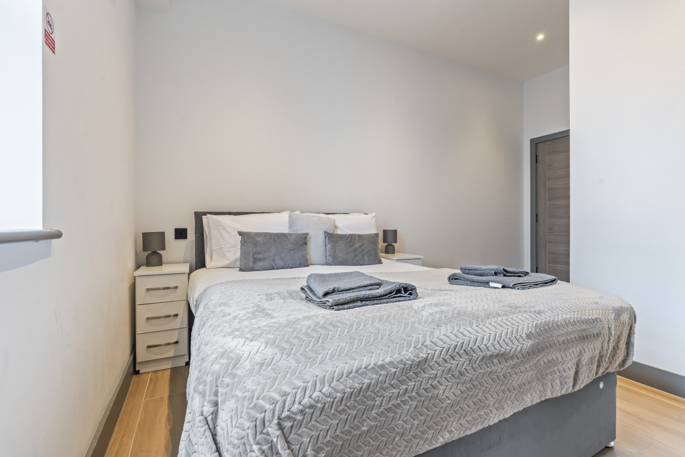 Woodside Park Suite | 2Bed | 2Bath | Sleeps 5 in Ballards Lane - Property image 8 - VivreStays