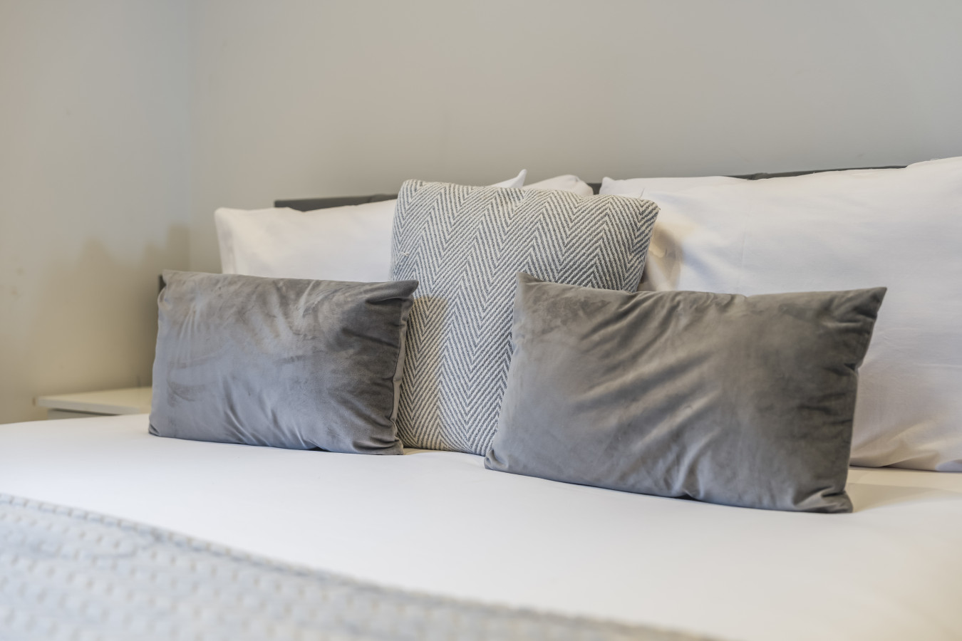 Woodside Park Suite | 2Bed | 2Bath | Sleeps 5 in Ballards Lane - Property image 14 - VivreStays