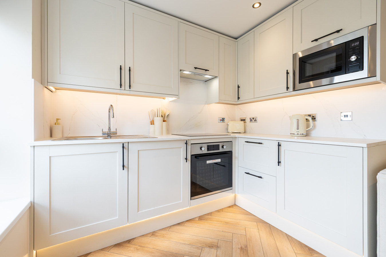 Queens Place | 3 Beds | Sleeps 4 | Lanes & Pier in Queen Square - Property image 4 - VivreStays