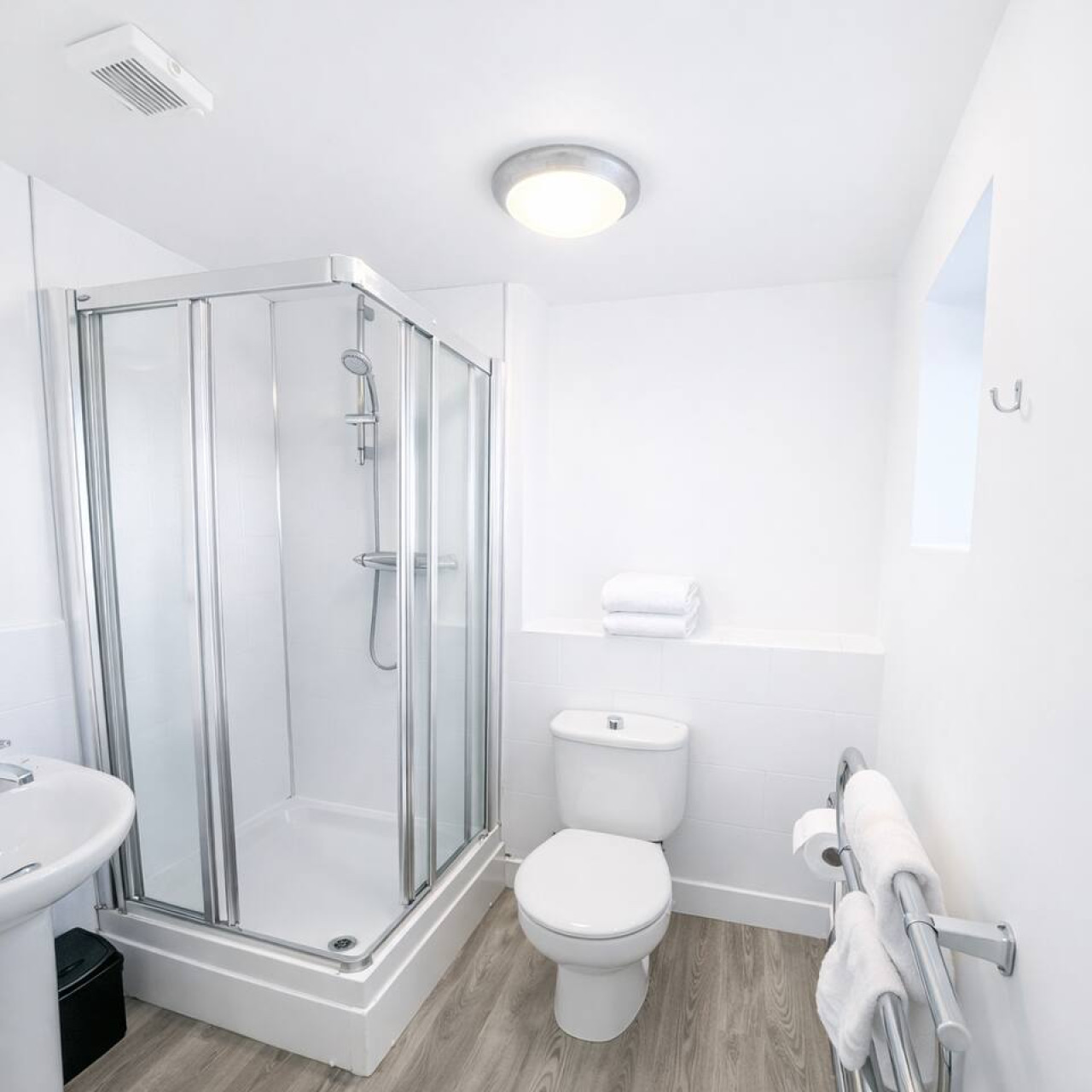 Irwell Suite | 3BR | 3 Beds | Sleeps 6| Riverview in Woden Street - Property image 8 - VivreStays