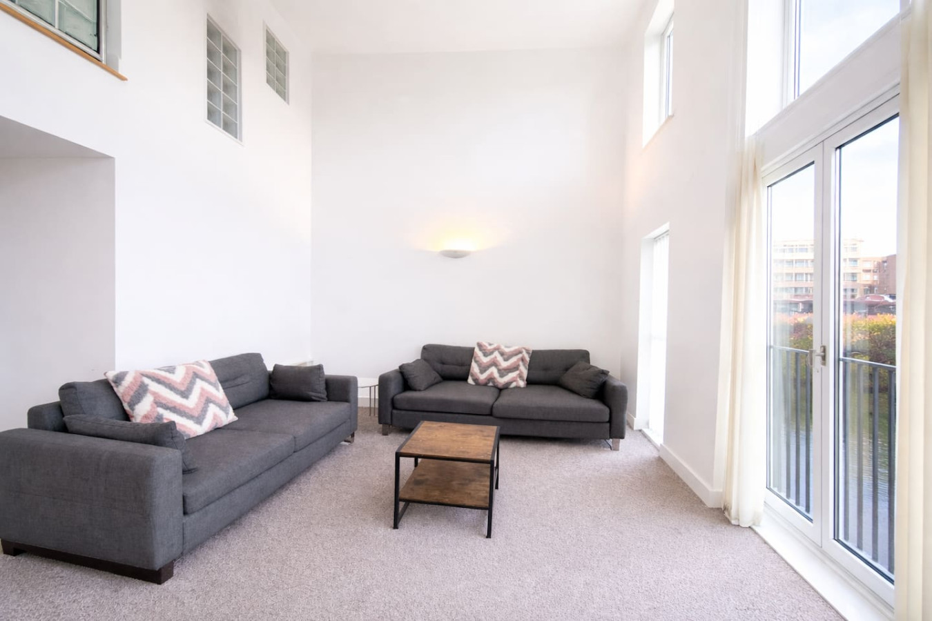Irwell Suite | 3BR | 3 Beds | Sleeps 6| Riverview serviced apartment - Manchester - VivreStays