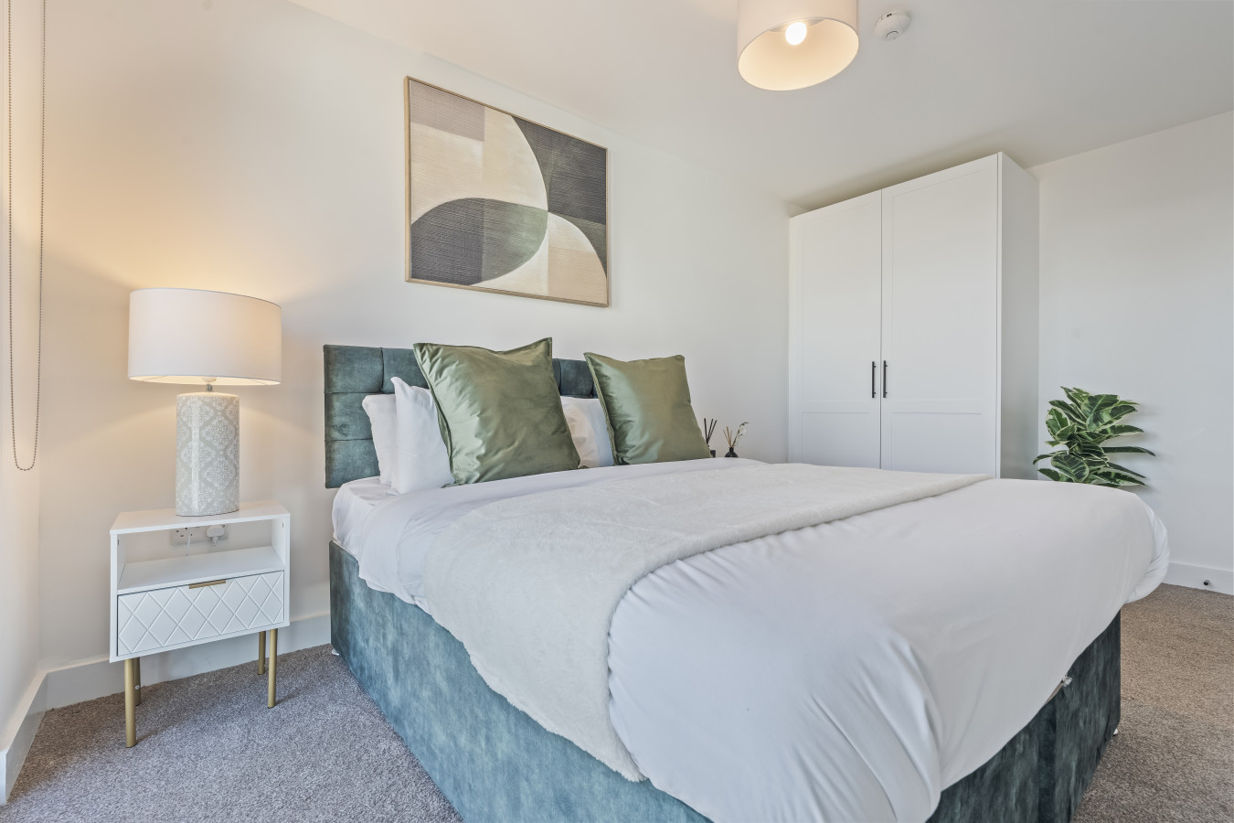Oriel Residence | 2BR | 4 Beds | Sleeps 4 in 12 Oriel Street - Property image 2 - VivreStays