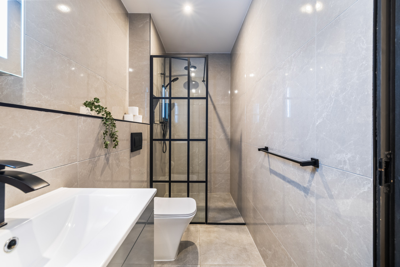 Sia Suite | Sleeps 2 | N. Finchley | Tube in 751A High Road - Property image 16 - VivreStays