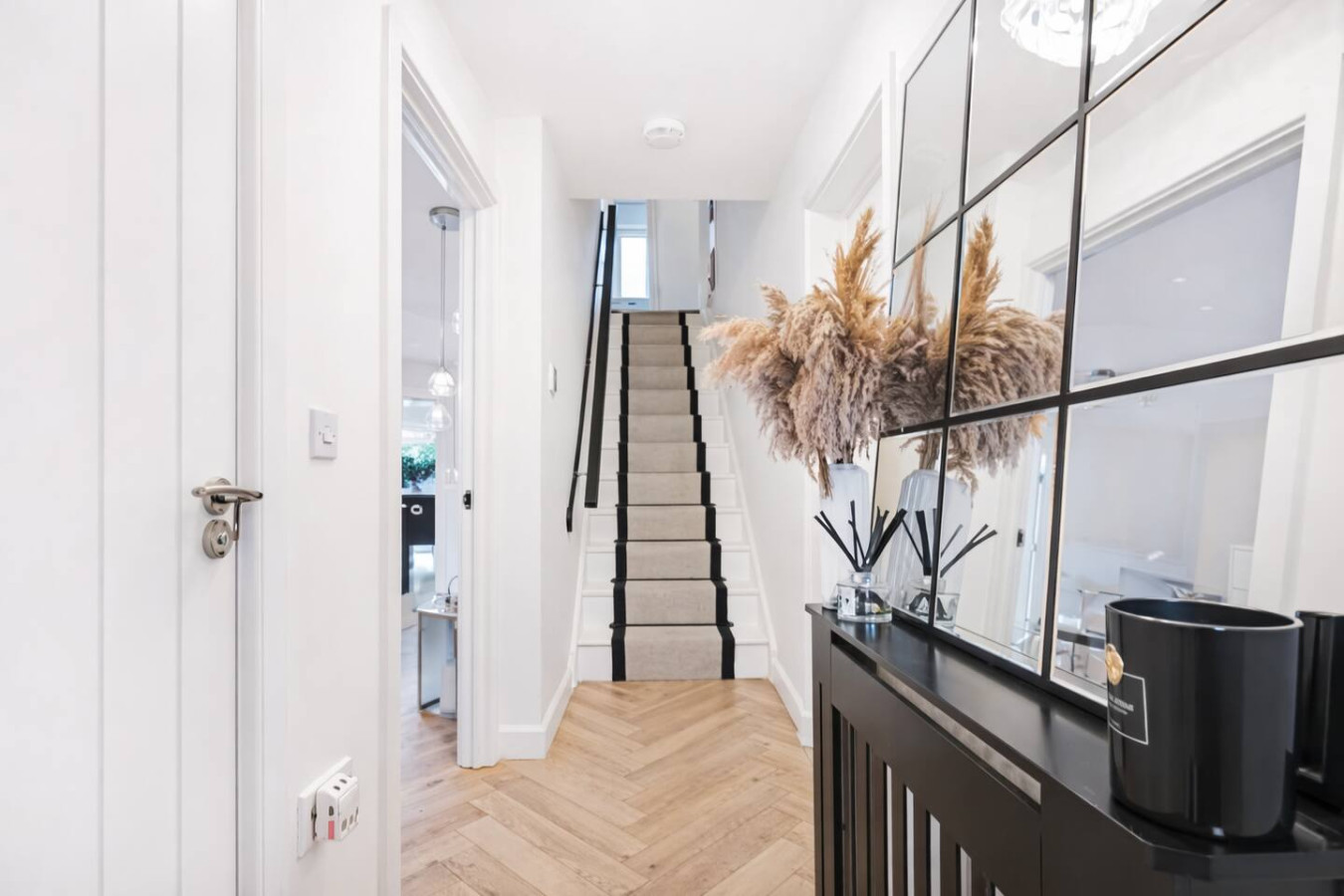 Modern 4BR Home | Free Parking | Sleeps 6 | Garden in Silk mill street - Property image 17 - VivreStays