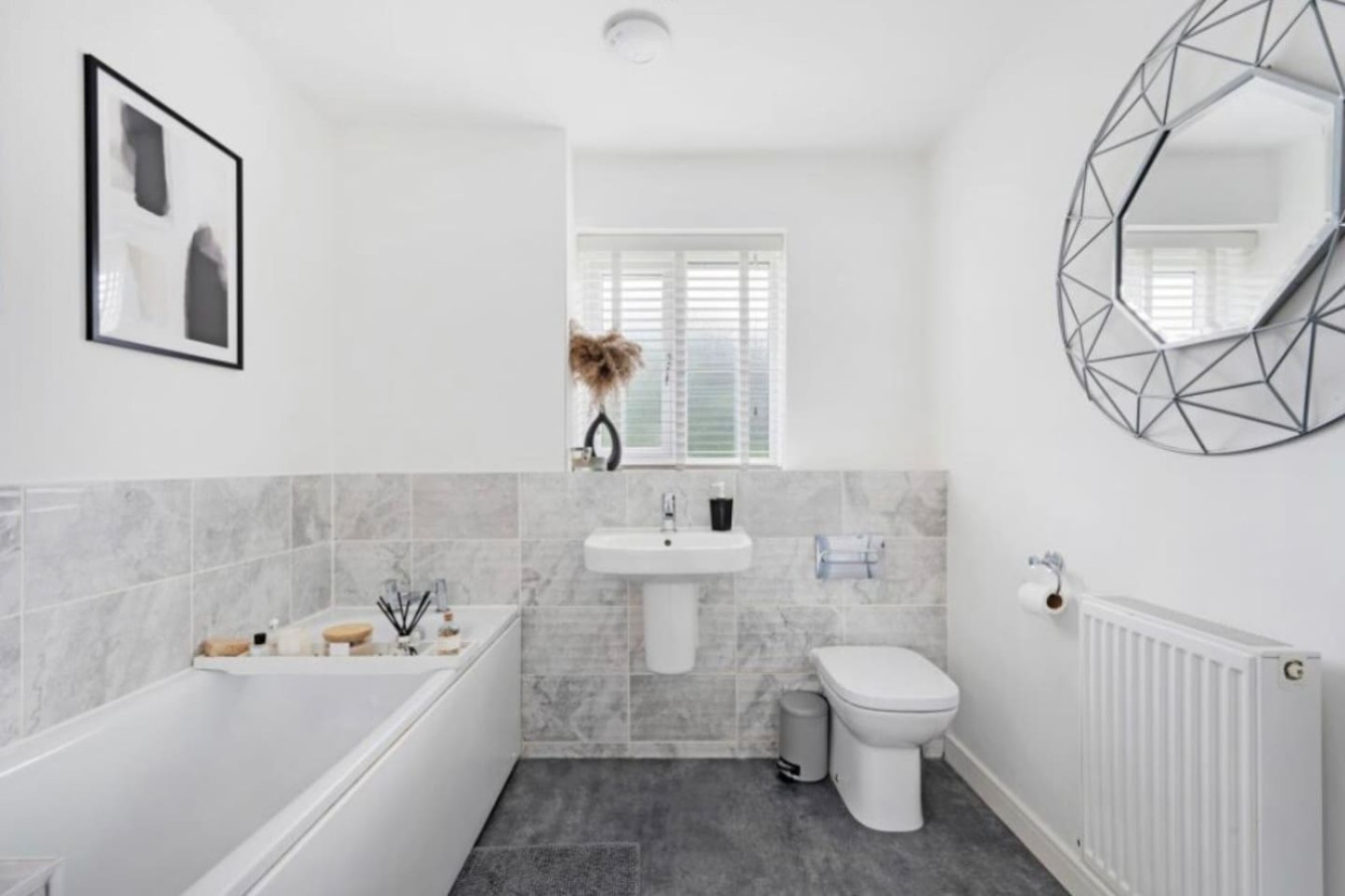 Modern 4BR Home | Free Parking | Sleeps 6 | Garden in Silk mill street - Property image 16 - VivreStays