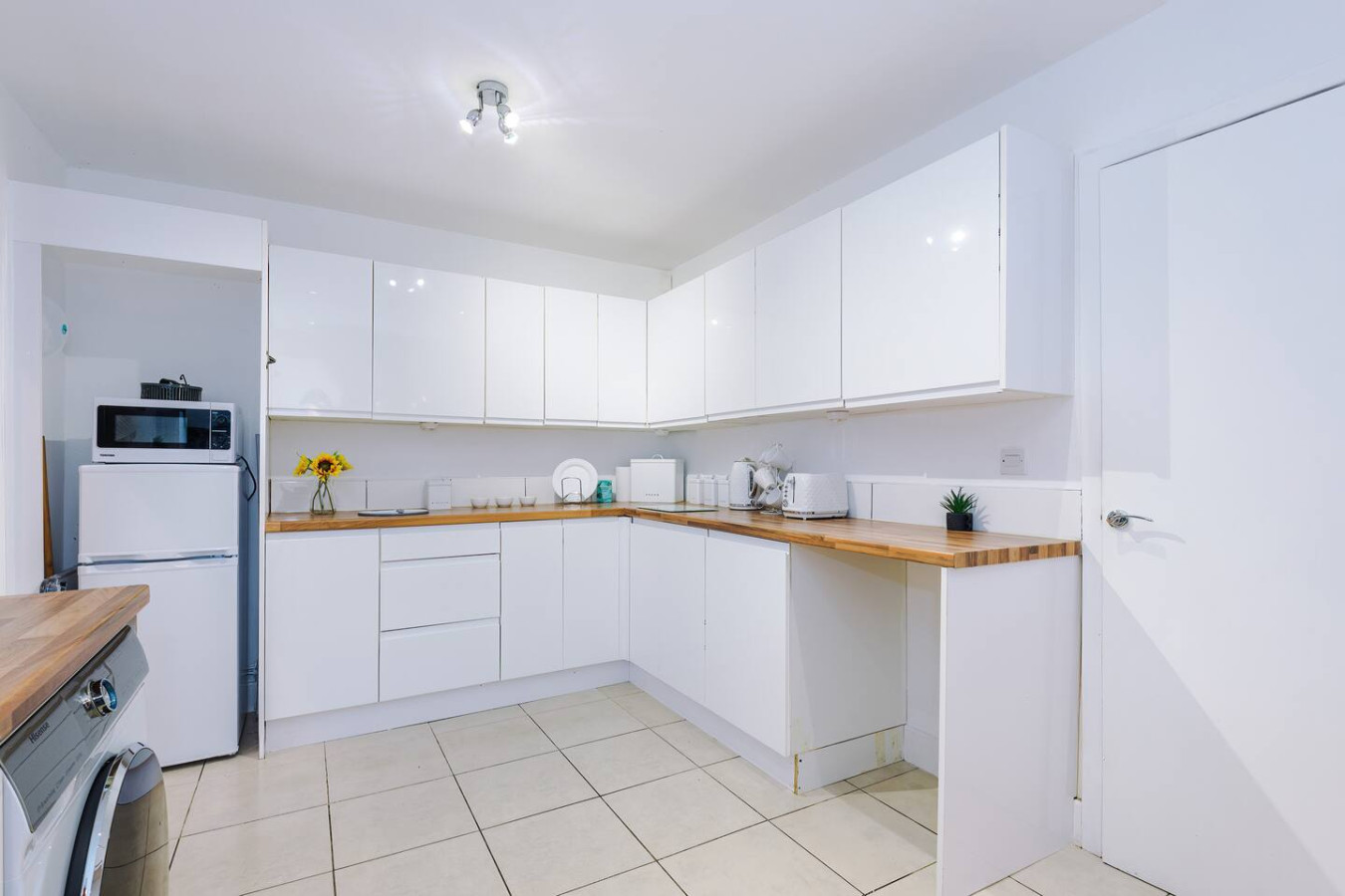 Salford 4 Bed House | Sleeps 7 | Free Parking in 10 Christie Lane - Property image 31 - VivreStays