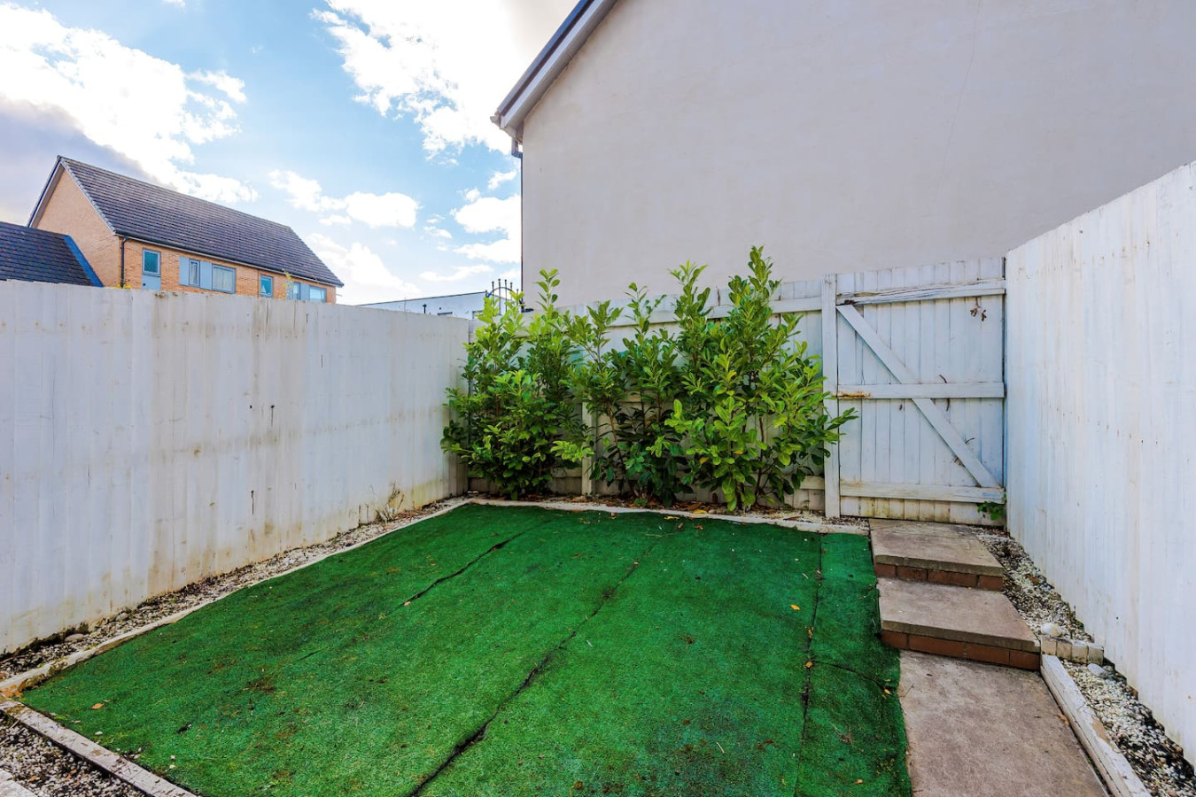 Salford 4 Bed House | Sleeps 7 | Free Parking in 10 Christie Lane - Property image 8 - VivreStays
