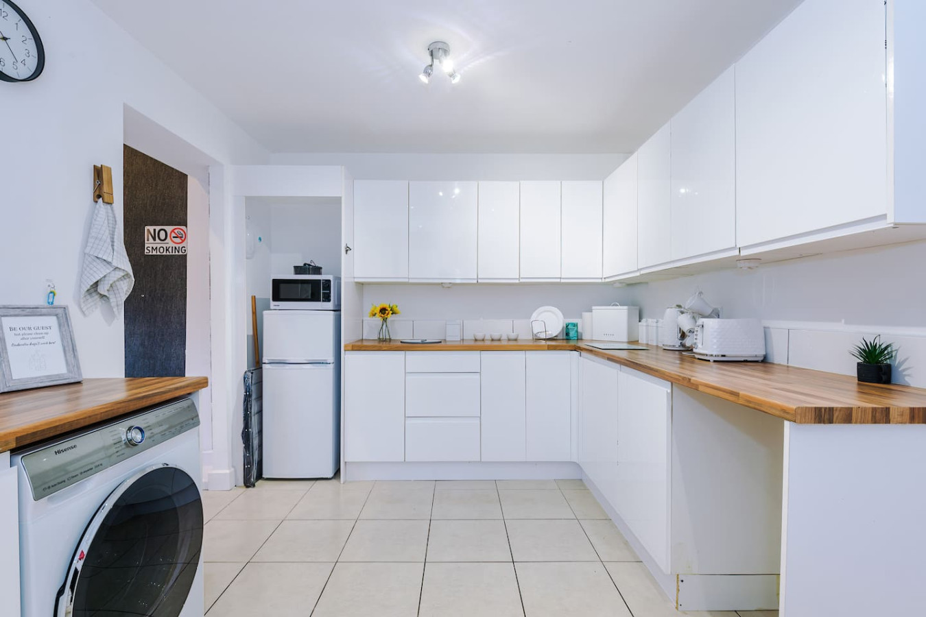 Salford 4 Bed House | Sleeps 7 | Free Parking in 10 Christie Lane - Property image 32 - VivreStays