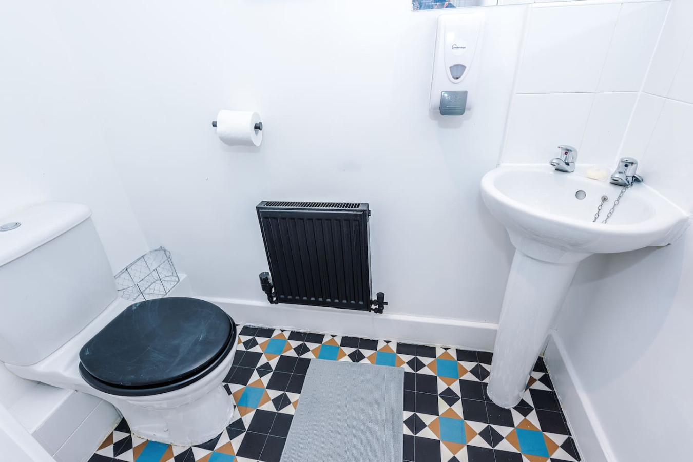 Salford 4 Bed House | Sleeps 7 | Free Parking in 10 Christie Lane - Property image 34 - VivreStays