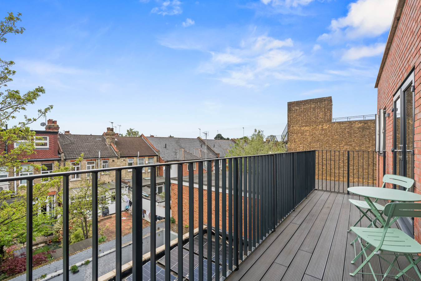 2 Bedroom Flat | Sleeps 5 | N. Finchley | Tube in 751A High Road - Property image 8 - VivreStays