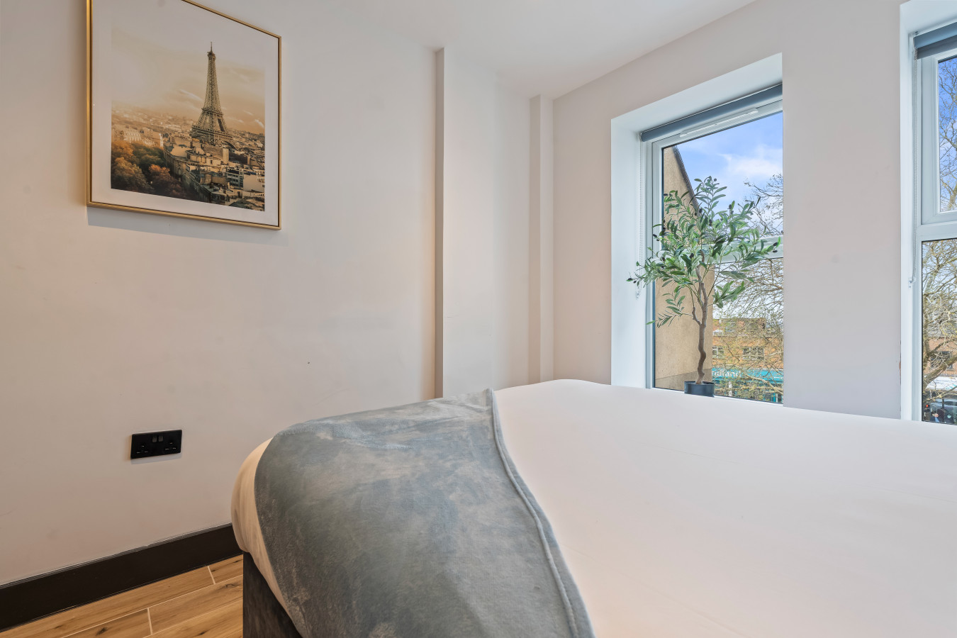 2 Bedroom Flat | Sleeps 5 | N. Finchley | Tube in 751A High Road - Property image 16 - VivreStays