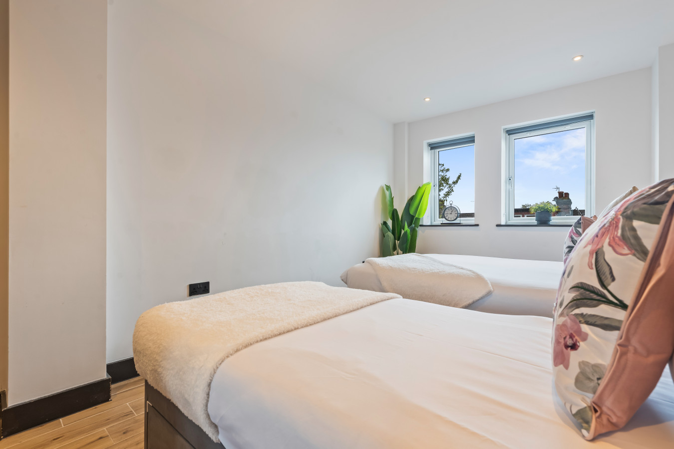 2 Bedroom Flat | Sleeps 5 | N. Finchley | Tube in 751A High Road - Property image 10 - VivreStays