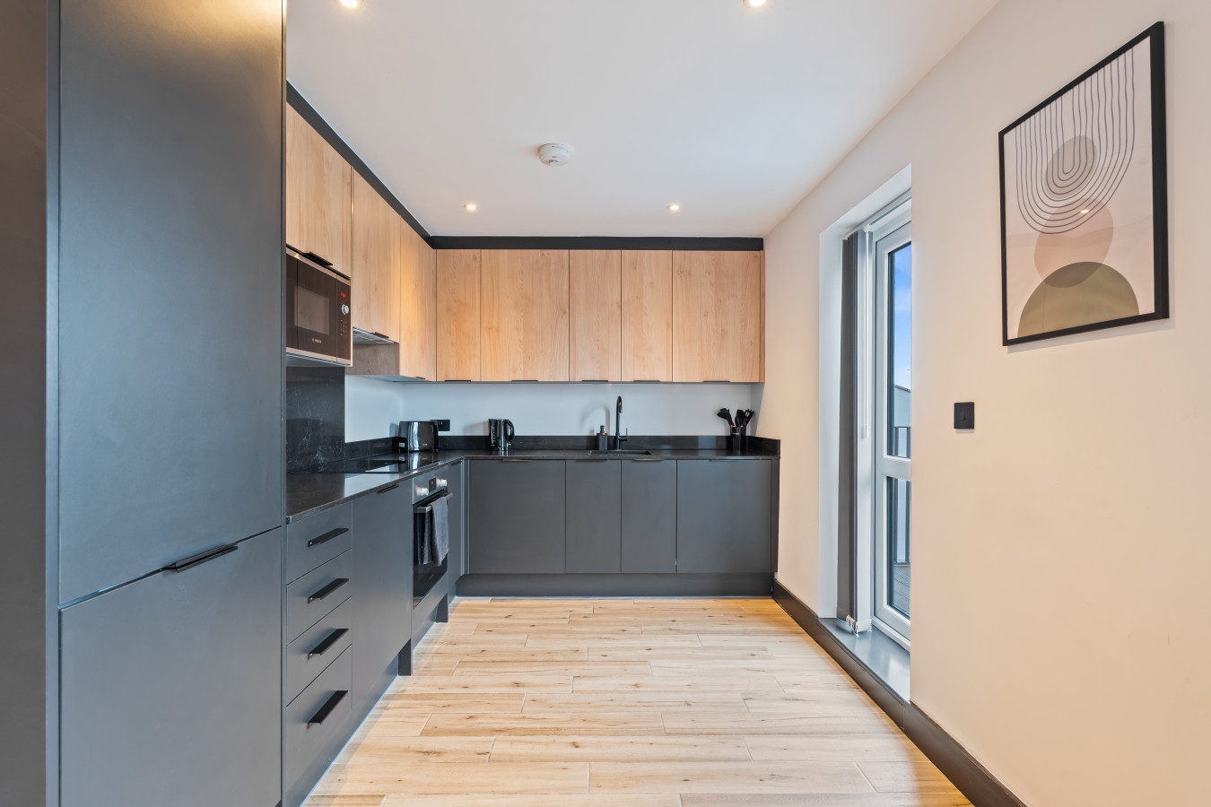 2 Bedroom Flat | Sleeps 5 | N. Finchley | Tube in 751A High Road - Property image 7 - VivreStays