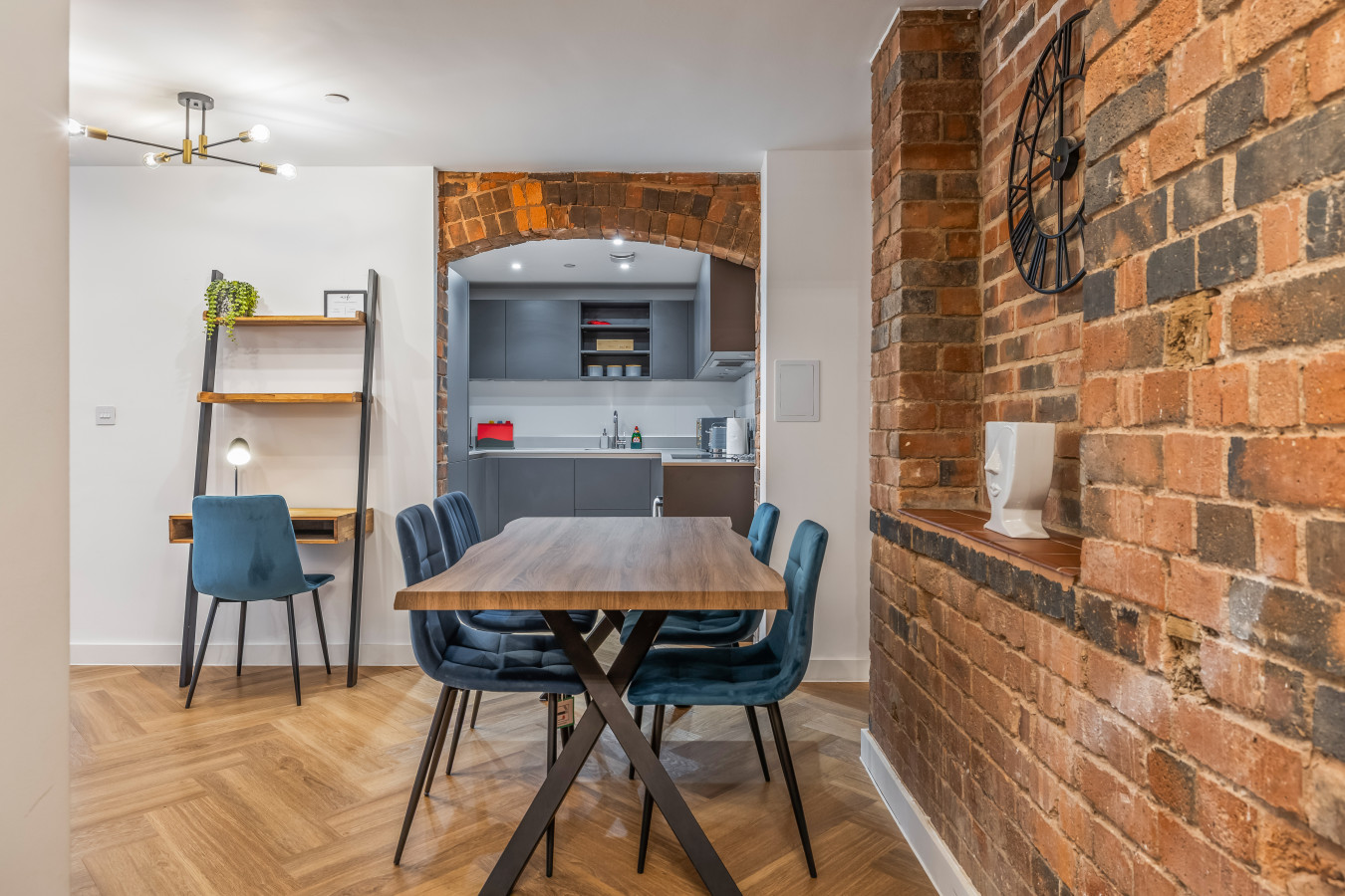 Brindley Suite | 2 Beds | Utilita | City Centre in Scotland Street - Property image 9 - VivreStays