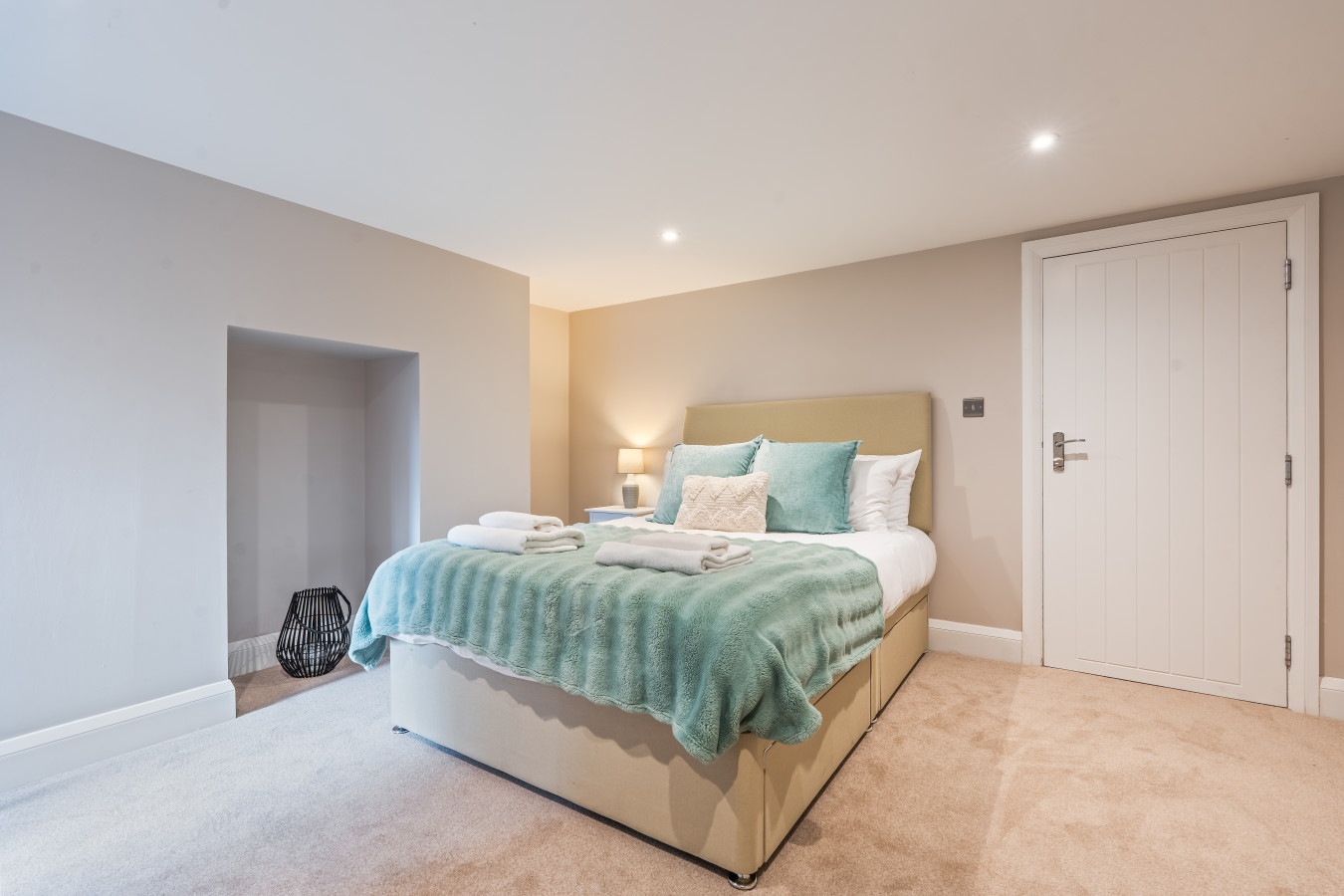 Eaton Place | Free Parking | Sleeps 4 | Handbridge in 8 Eaton Road - Property image 2 - VivreStays