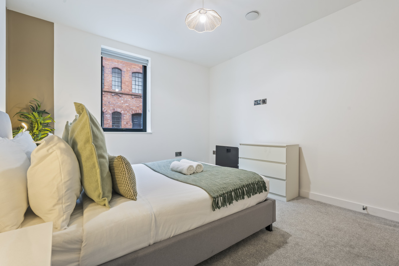 Scholars Quarter | 1 Bed | Sleeps 2 | Jewellery in 22 Legge Lane - Property image 3 - VivreStays