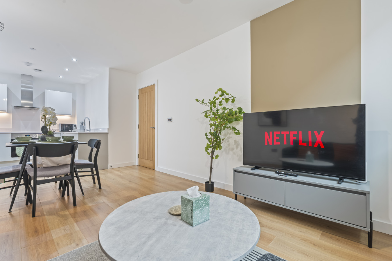 Scholars Quarter | 1 Bed | Sleeps 2 | Jewellery in 22 Legge Lane - Property image 8 - VivreStays