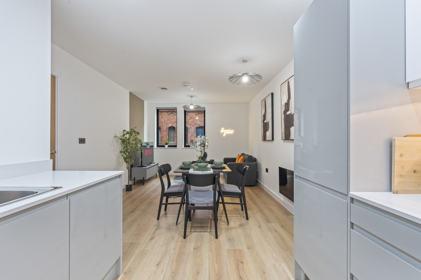 Scholars Quarter | 1 Bed | Sleeps 2 | Jewellery in 22 Legge Lane - Property image 9 - VivreStays