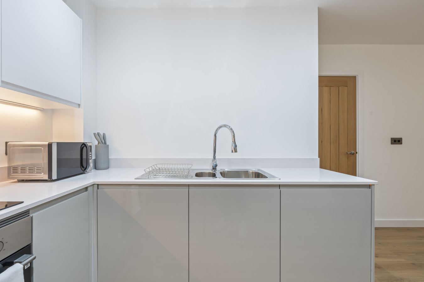 Scholars Quarter | 1 Bed | Sleeps 2 | Jewellery in 22 Legge Lane - Property image 12 - VivreStays